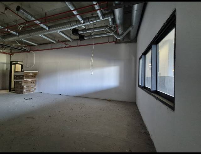 82M² RETAIL FOR SALE IN ILLOVO